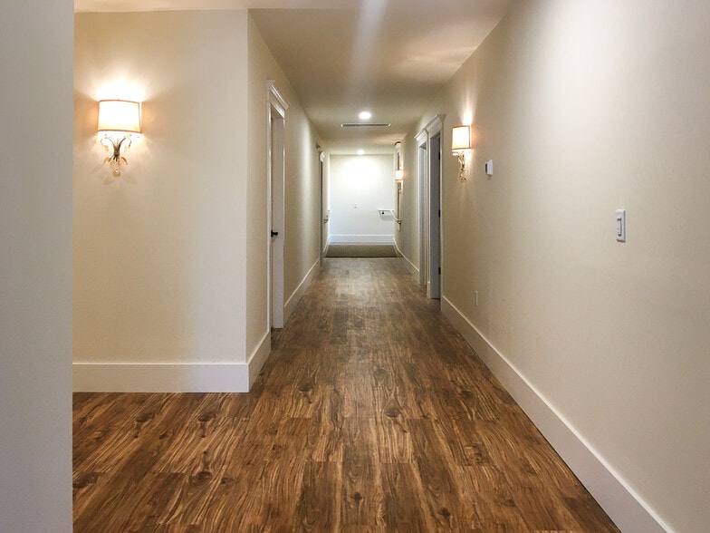 More Photos Of 955 W Main St, Mount Joy Storefront Retail Office For Lease