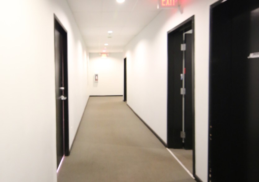 More Photos Of 430 Railway St, Vancouver Loft Creative Space For Lease