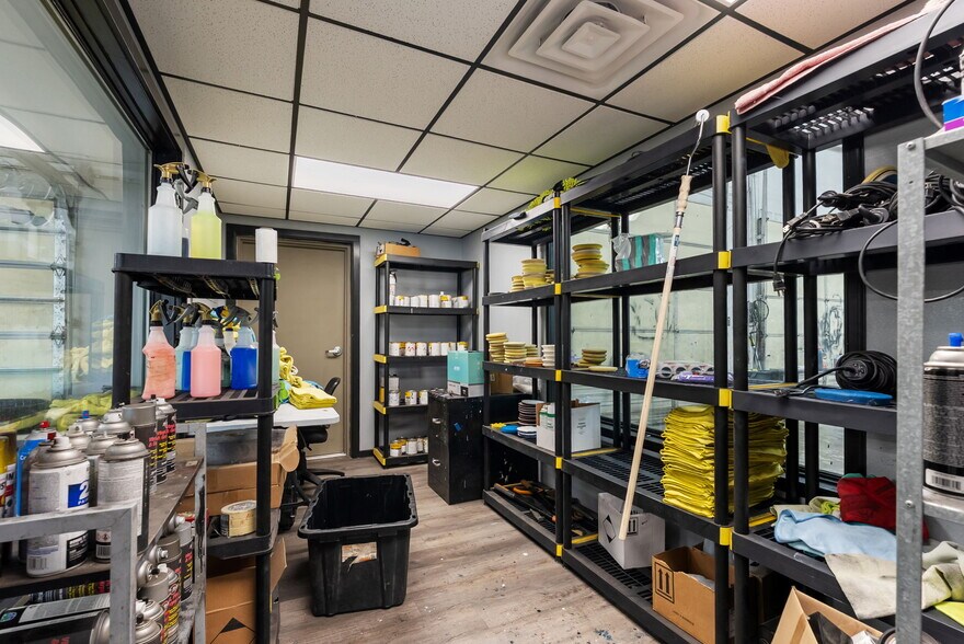 More Photos Of 845 W Moreno Ave, Colorado Springs Warehouse For Sale