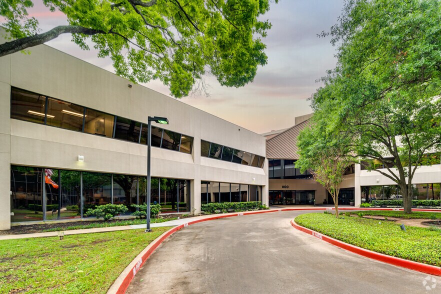 More Photos Of 800 Bering Dr, Houston Office For Lease