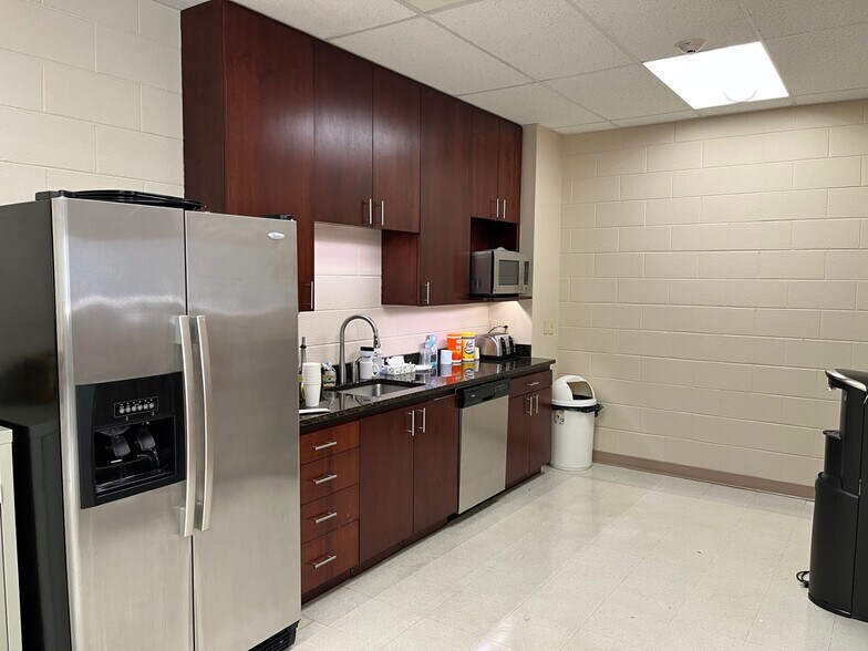 More Photos Of 5112 Departure Dr, Raleigh Light Manufacturing For Lease