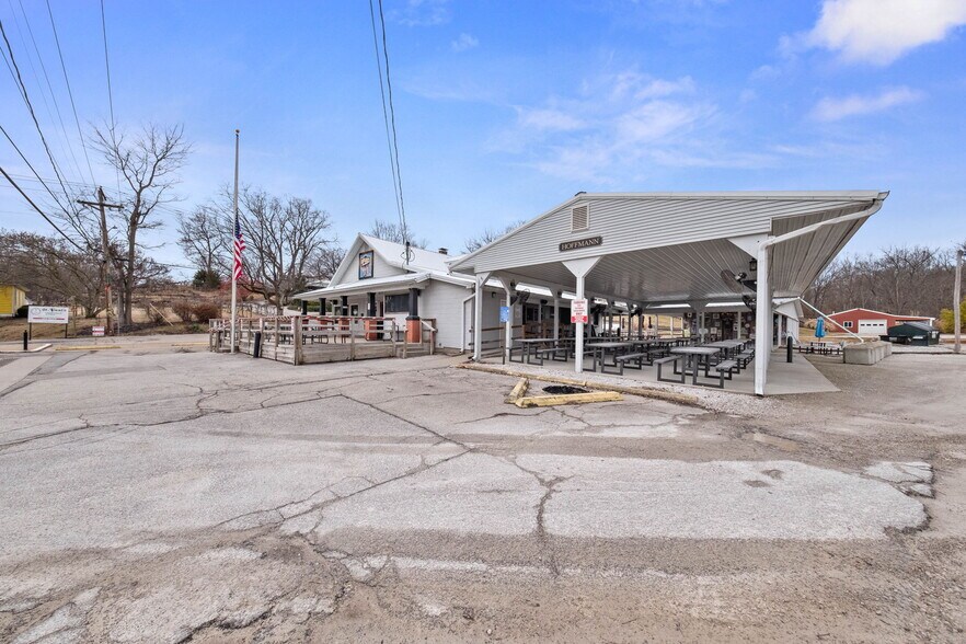 More Photos Of 2999 S Highway 94, Defiance Bar For Lease