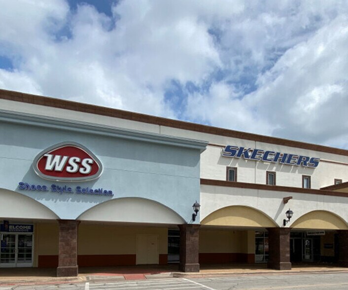 More Photos Of 4200 South Fwy, Fort Worth General Retail For Lease