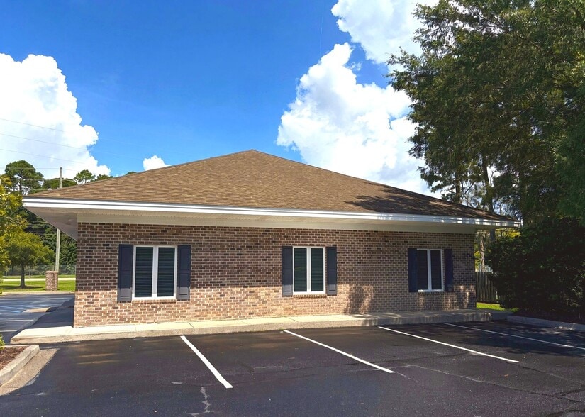 More Photos Of 413 W Montgomery Cross Rd, Savannah Office For Sale