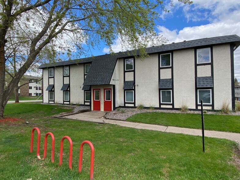 More Photos Of 1310-1320 6th Ave S, Saint Cloud Apartments For Sale