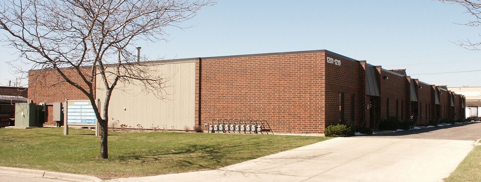 More Photos Of 1201-1219 Paramount Pky, Batavia Warehouse For Lease