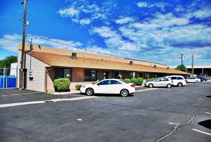 More Photos Of 1455-1463 W Center St, Orem Showroom For Lease