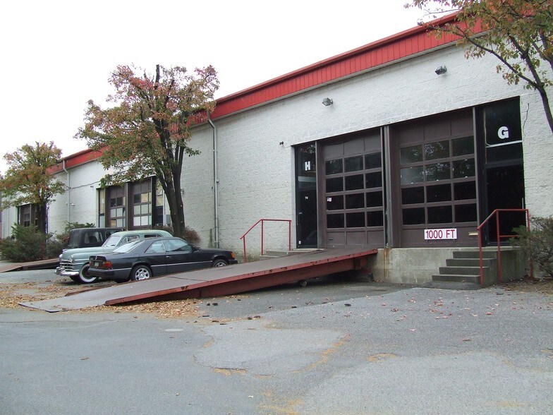 More Photos Of 876 N Lenola Rd, Moorestown Warehouse For Lease