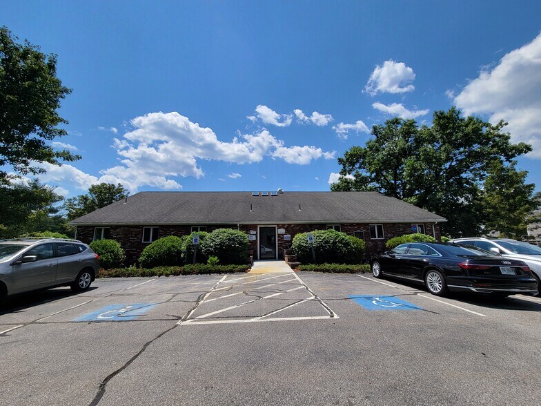 More Photos Of 1565 Main St, Tewksbury Medical For Lease