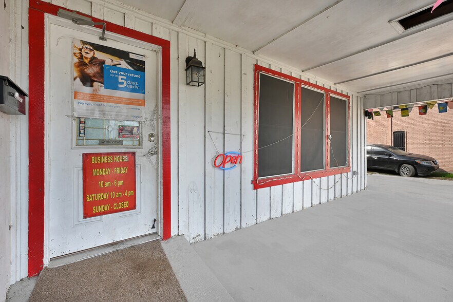 More Photos Of 1710 Cypress Creek Pkwy, Houston Office For Sale