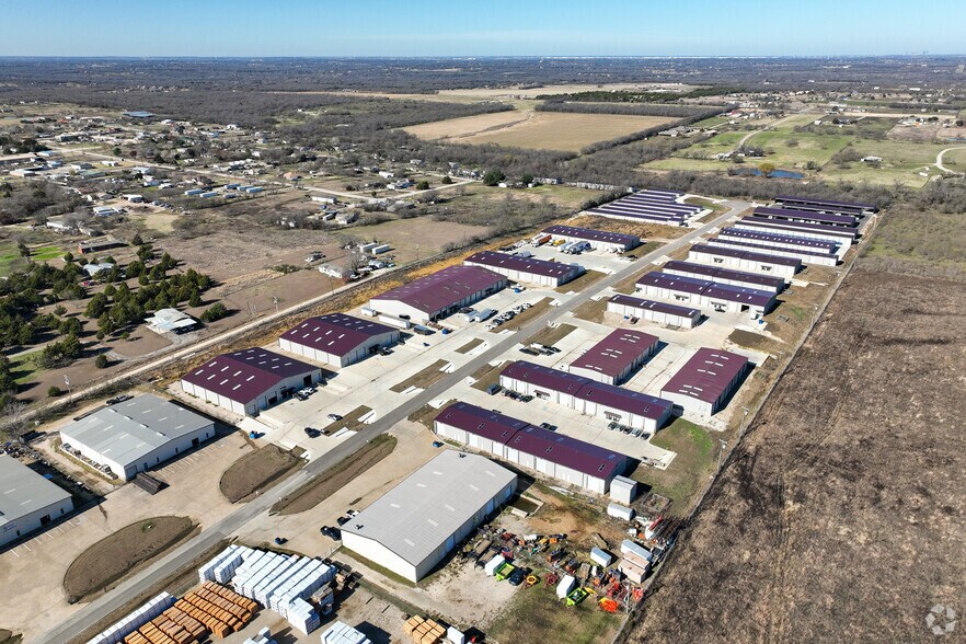 More Photos Of 4580 J D Mouser Pky, Alvarado Unknown For Lease