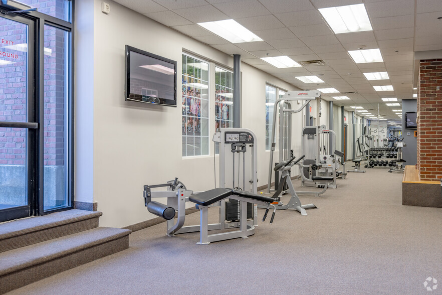 More Photos Of 1 Cedar St, Providence Unknown For Lease