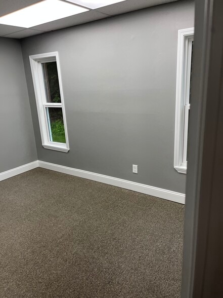 More Photos Of 7505 Sussex Dr, Florence Medical For Lease