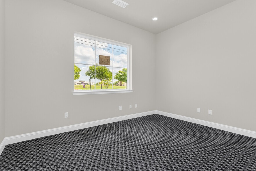 More Photos Of 6000 Alma Rd, McKinney Office For Lease