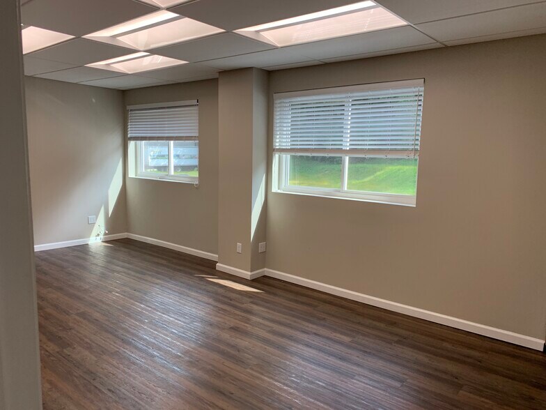 More Photos Of 55 Lafayette Ave, North White Plains Warehouse For Lease