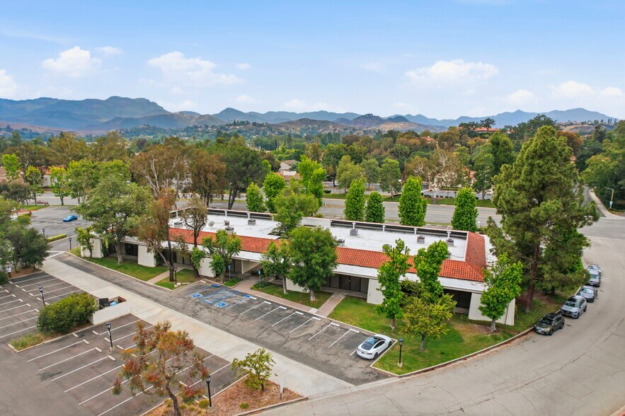 More Photos Of 950 Hampshire Rd, Westlake Village Medical For Lease
