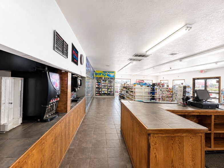 More Photos Of 102 Dewey Bartlett Ave, Henryetta Truck Stop For Sale