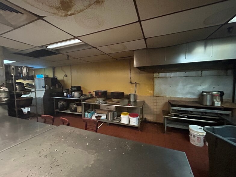More Photos Of 8 Tech One Dr, Monroeville Restaurant For Lease