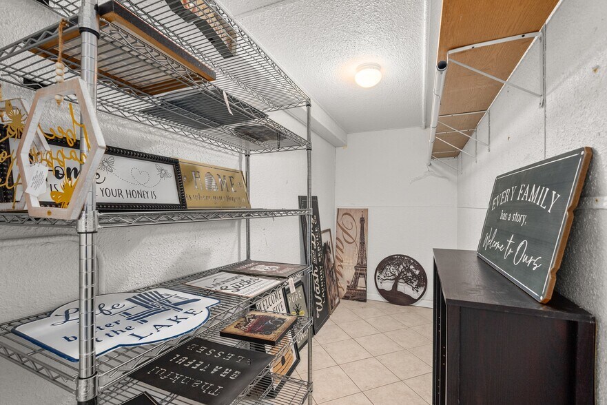 More Photos Of 531-535 N Market Blvd, Chehalis Restaurant For Sale