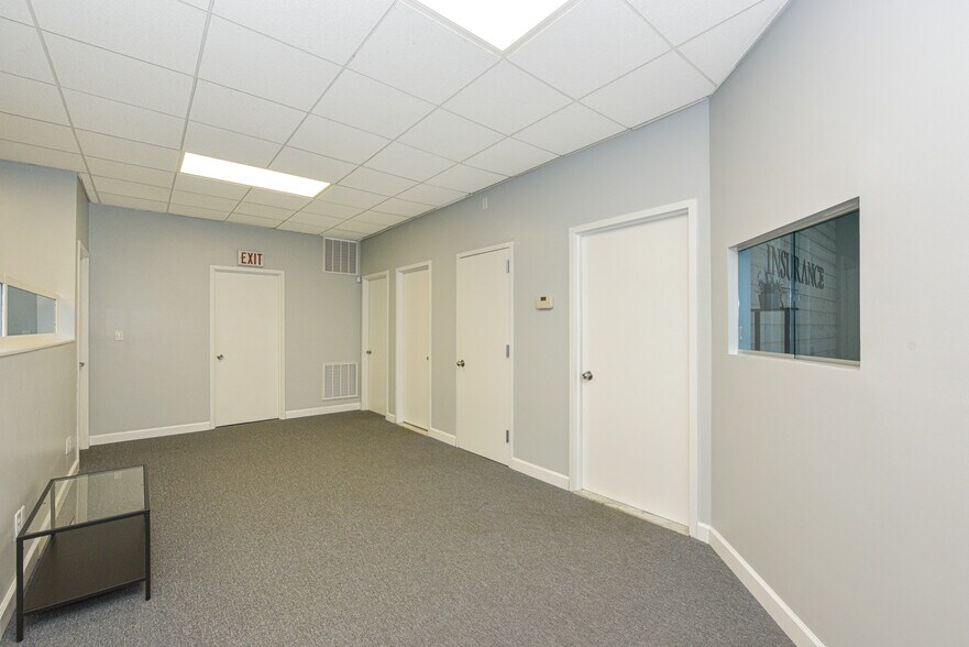 More Photos Of 200 Corporate Plz, Islandia Office For Lease