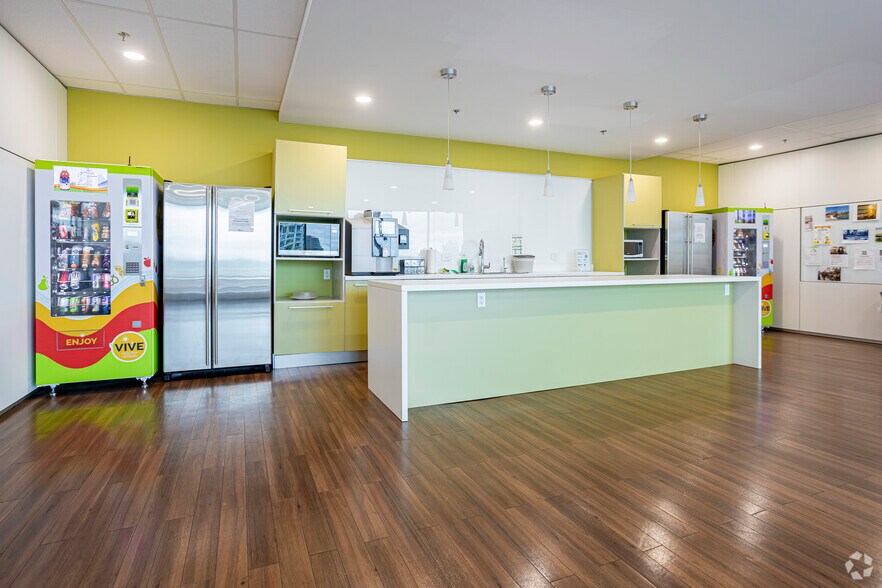 More Photos Of 903 8th Ave SW, Calgary Coworking Space