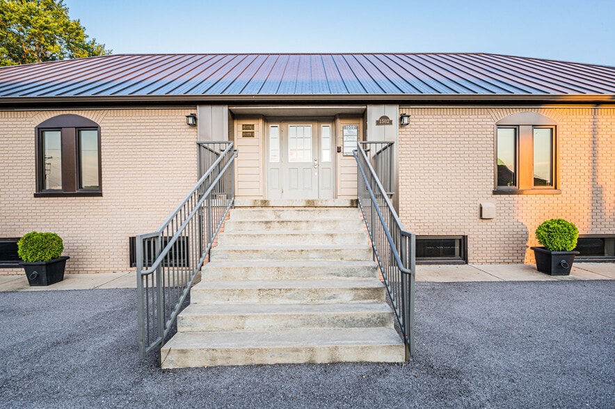 More Photos Of 1502 Westen St, Bowling Green Office For Sale