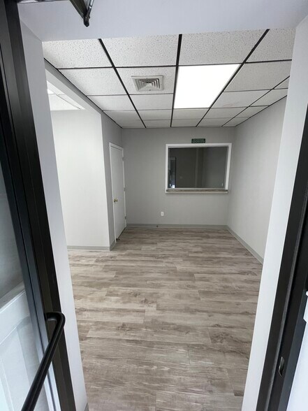 More Photos Of 189 Main Rd, Riverhead Medical For Lease