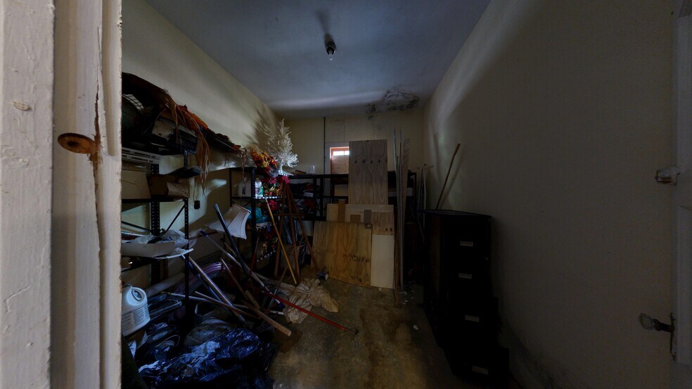 More Photos Of 1107 Spring St, Hot Springs Flex For Lease