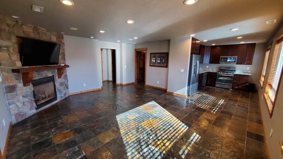 More Photos Of 4547 W Seltice Way, Coeur d'Alene Light Manufacturing For Lease