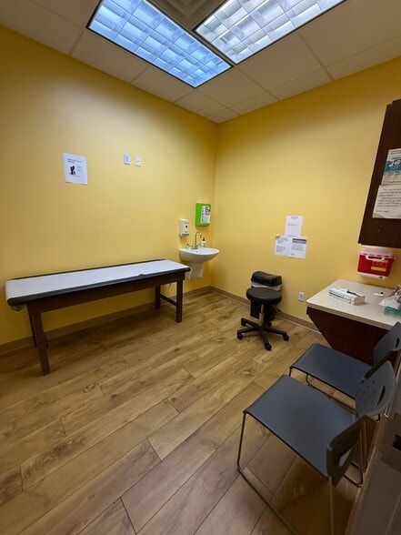 More Photos Of 2953 Cobb Pky NW, Kennesaw Storefront For Lease