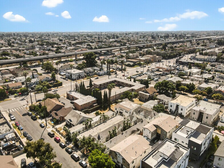 More Photos Of 526-534 W 47th St, Los Angeles Apartments For Sale