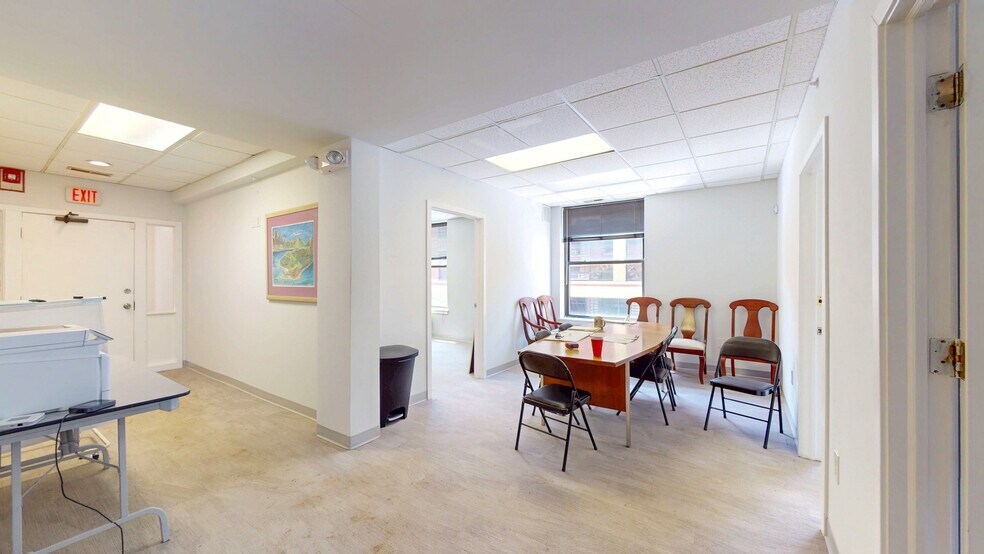 More Photos Of 68 Center St, Waterbury Storefront Retail Residential For Sale