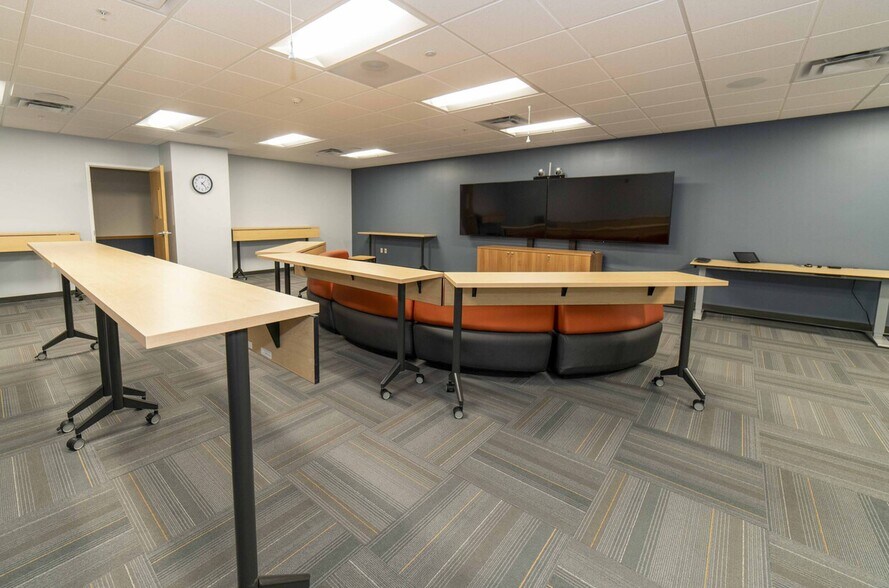 More Photos Of 2875 Union Rd, Cheektowaga Office For Lease