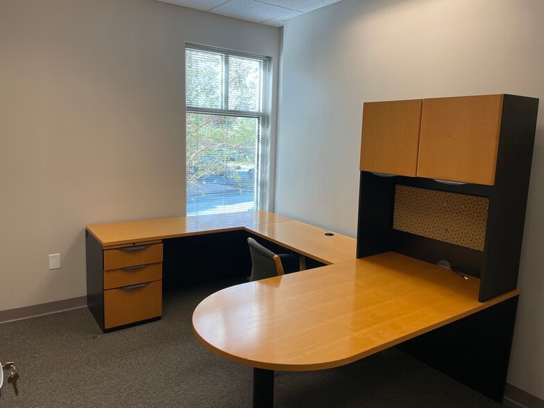 More Photos Of 400 Market St, Chapel Hill Office For Lease