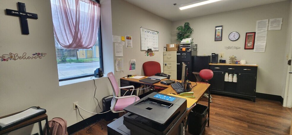 More Photos Of 2200 N Palafox St, Pensacola Medical For Sale