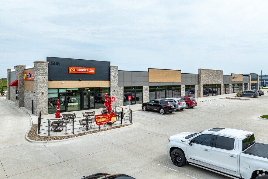 More Photos Of 505 E Hickman, Waukee Storefront Retail Office For Lease