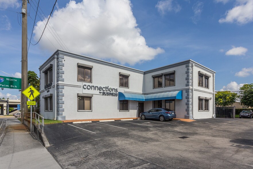 Primary Photo Of 2843 Pembroke Rd, Hollywood Office For Lease