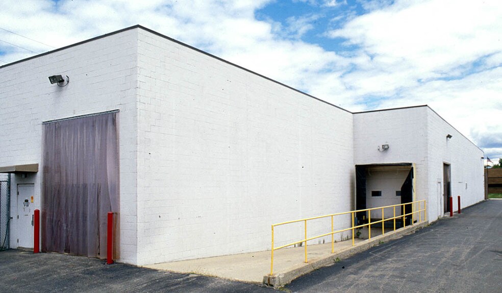 More Photos Of 24351 Indoplex Cir, Farmington Hills Manufacturing For Sale