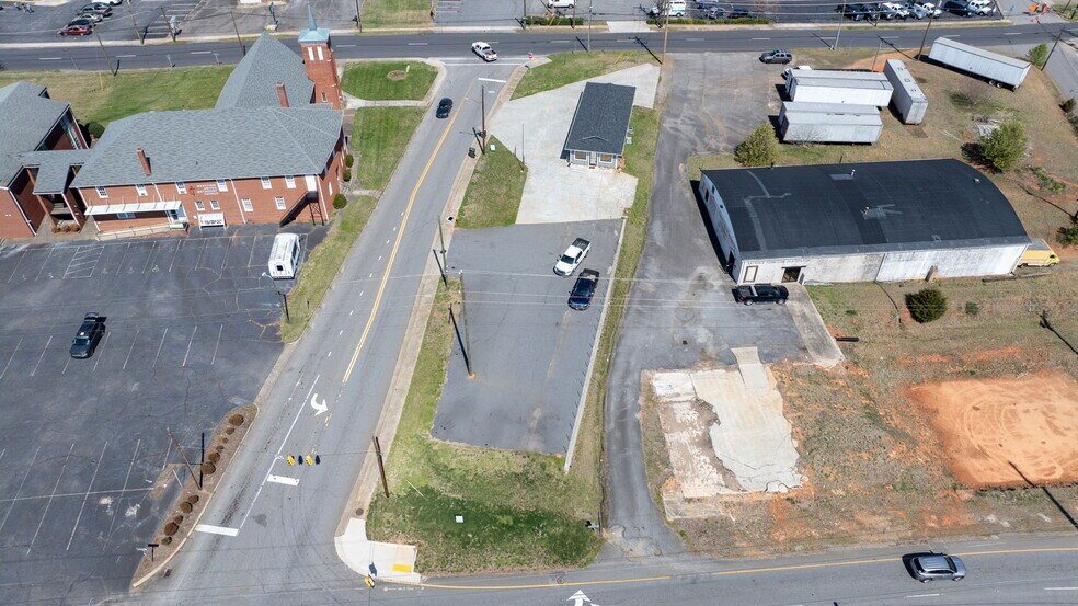 More Photos Of 121 13th St SW, Hickory Office For Sale