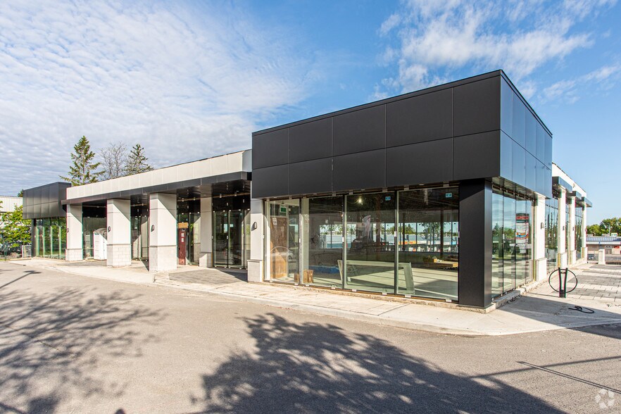 More Photos Of 5925-5929 Jeanne D'Arc Blvd, Ottawa Freestanding For Lease
