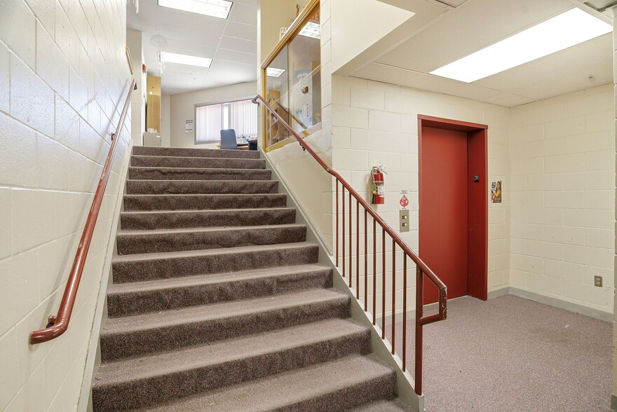More Photos Of 6541 16TH Ave S, Richfield Schools For Lease