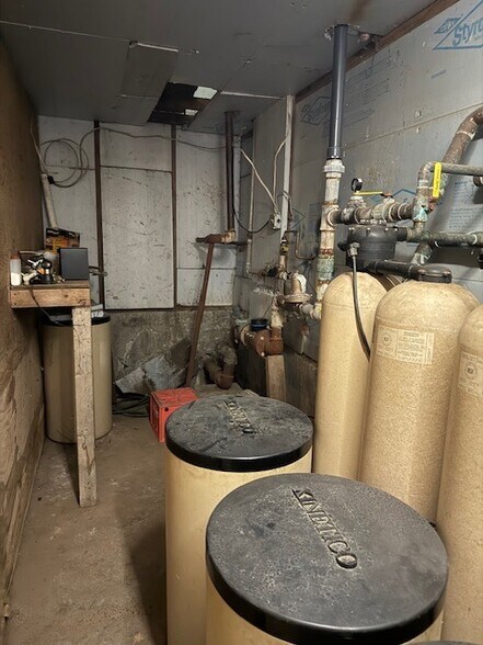 More Photos Of 2514 Foundry Pl, Clayville Industrial For Sale