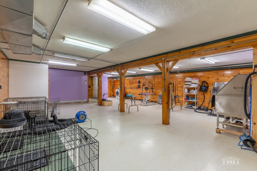 More Photos Of 1915 Saranac Ave, Lake Placid General Retail For Sale