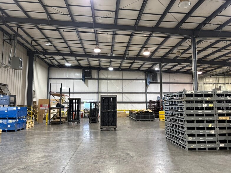 More Photos Of 140 Industry Rd, Georgetown Manufacturing For Lease