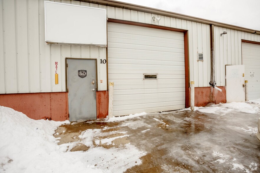 More Photos Of 1790 Jasper St, Aurora Light Manufacturing For Lease