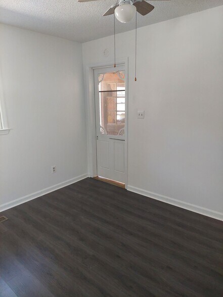 More Photos Of 4298 Canton Hwy, Cumming Self Storage For Lease