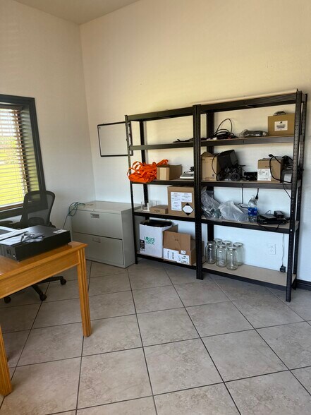 More Photos Of 1665 W Legacy Dr, Duncan Flex For Sale