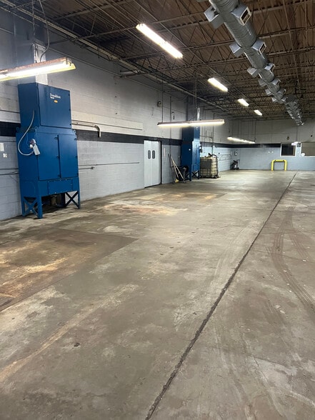 More Photos Of 115-119 Joey Dr, Elk Grove Village Warehouse For Sale