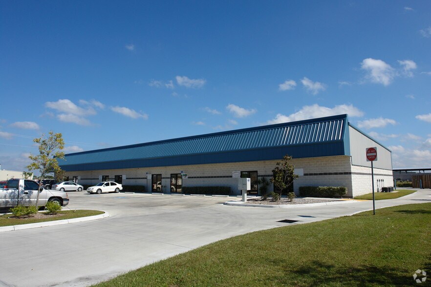 Primary Photo Of 7203-7217 21st St E, Sarasota Warehouse For Sale