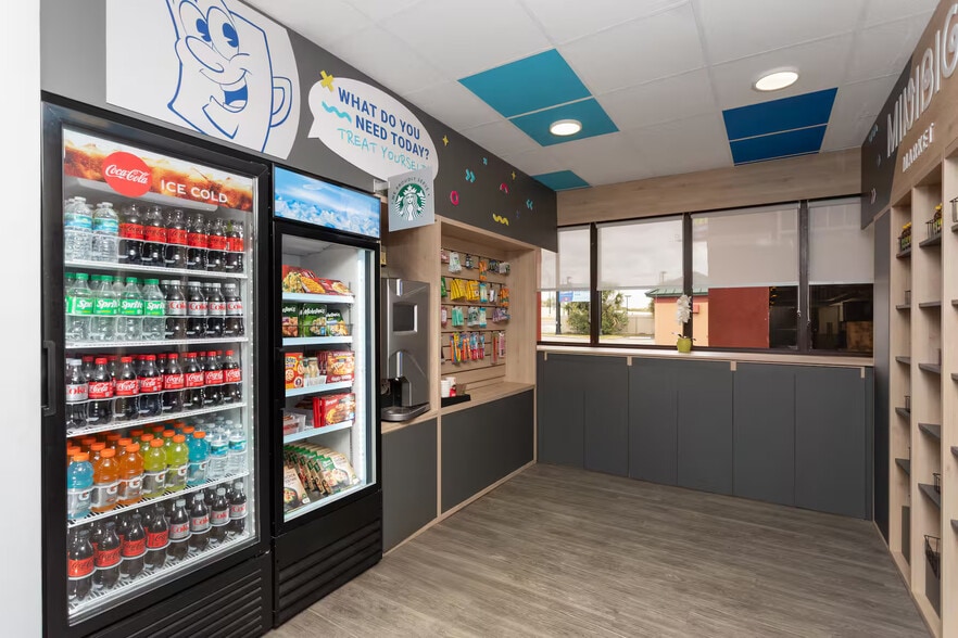 More Photos Of 2500 33rd St, Orlando Hotel For Sale